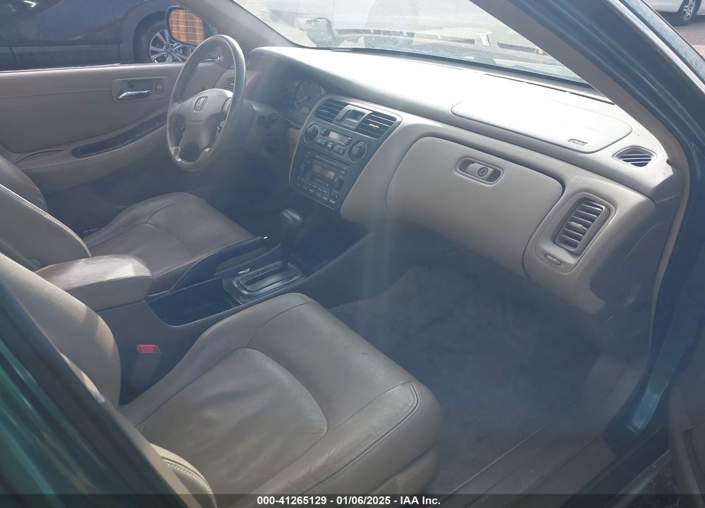 2002 HONDA ACCORD 3.0 EX VIN: 1HGCG16572A084754