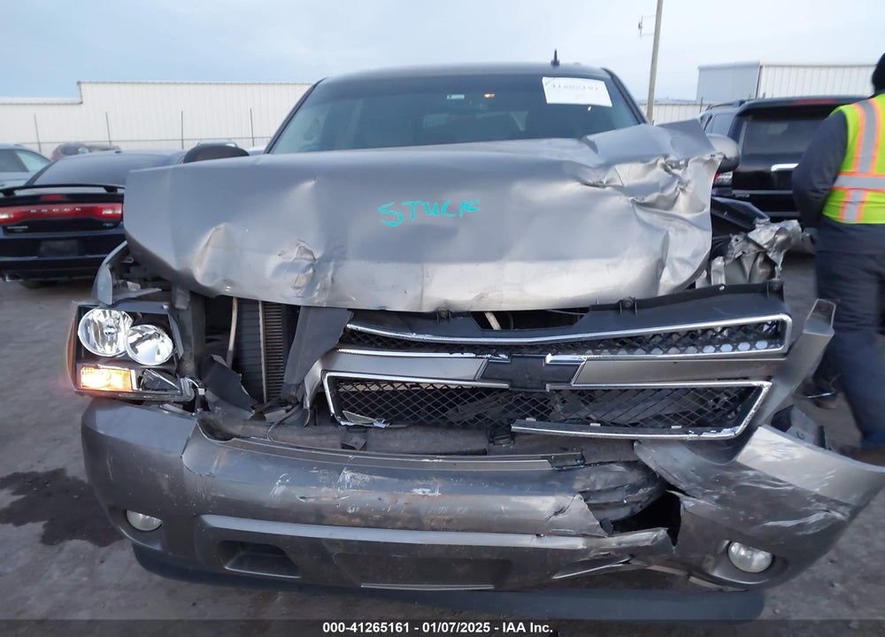 2008 CHEVROLET TAHOE LT VIN: 1GNFK13098R268100