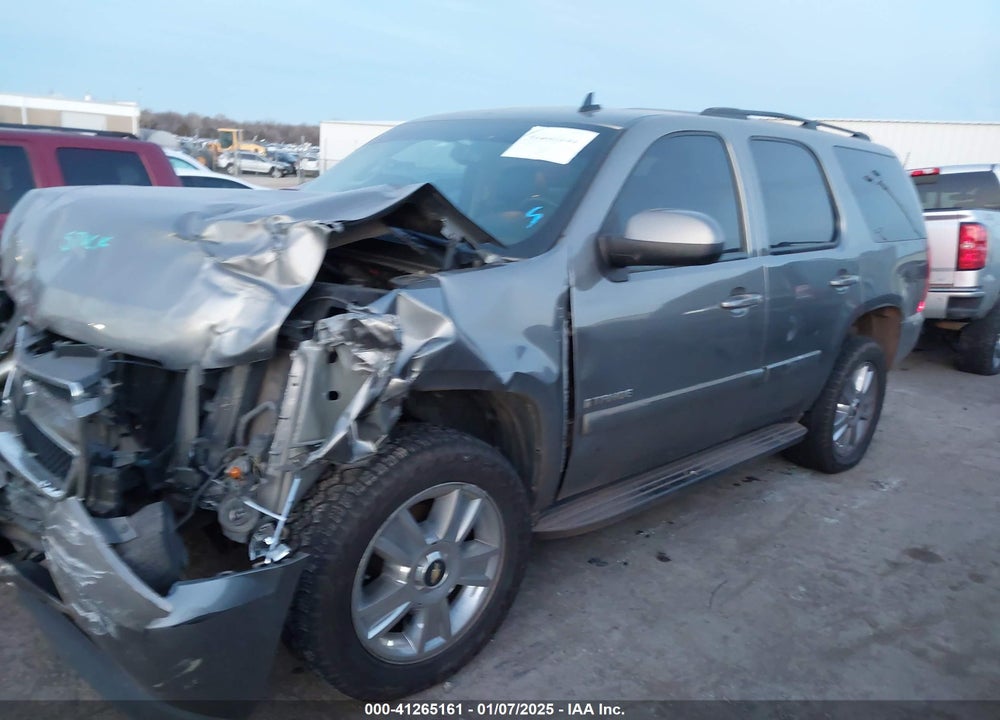 2008 CHEVROLET TAHOE LT VIN: 1GNFK13098R268100