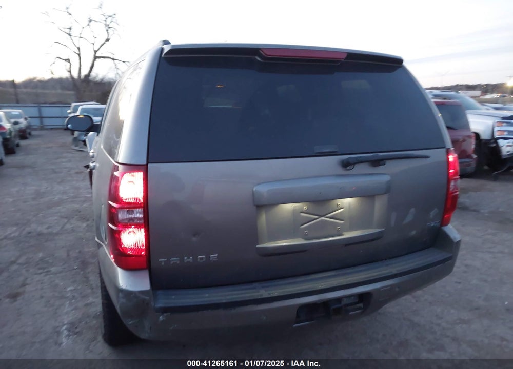 2008 CHEVROLET TAHOE LT VIN: 1GNFK13098R268100