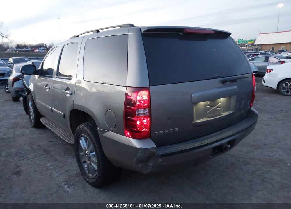 2008 CHEVROLET TAHOE LT VIN: 1GNFK13098R268100