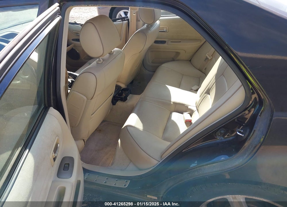 2002 LEXUS IS 300 BASE W/5-SPEED MANUAL VIN: JTHBD192920048315
