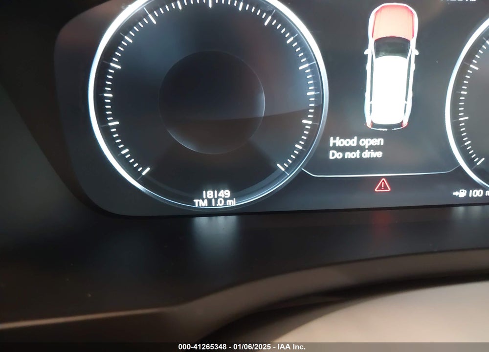 2020 VOLVO XC90 T5 MOMENTUM 7 PASSENGER VIN: YV4102PK7L1604082