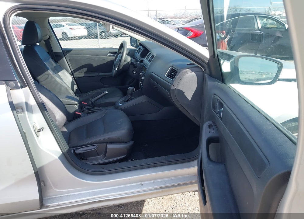 2011 VOLKSWAGEN JETTA VIN: 3VWDX7AJ8BM339082