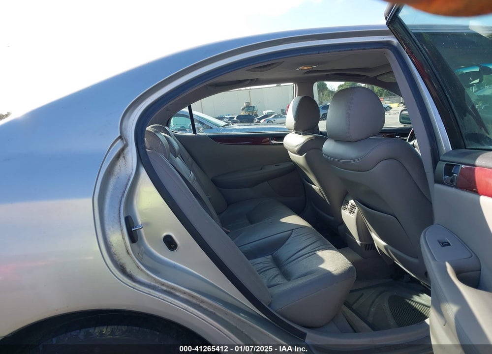 2002 LEXUS ES 300 VIN: JTHBF30G220083390