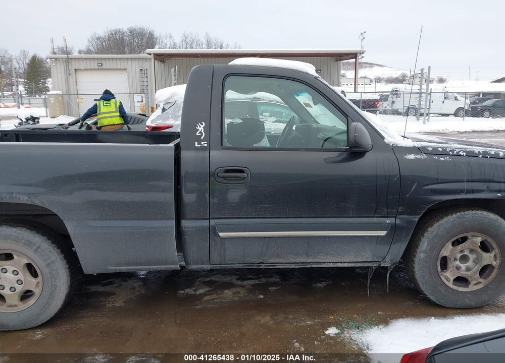2004 CHEVROLET SILVERADO 1500 LS VIN: 1GCEC14V34Z286551