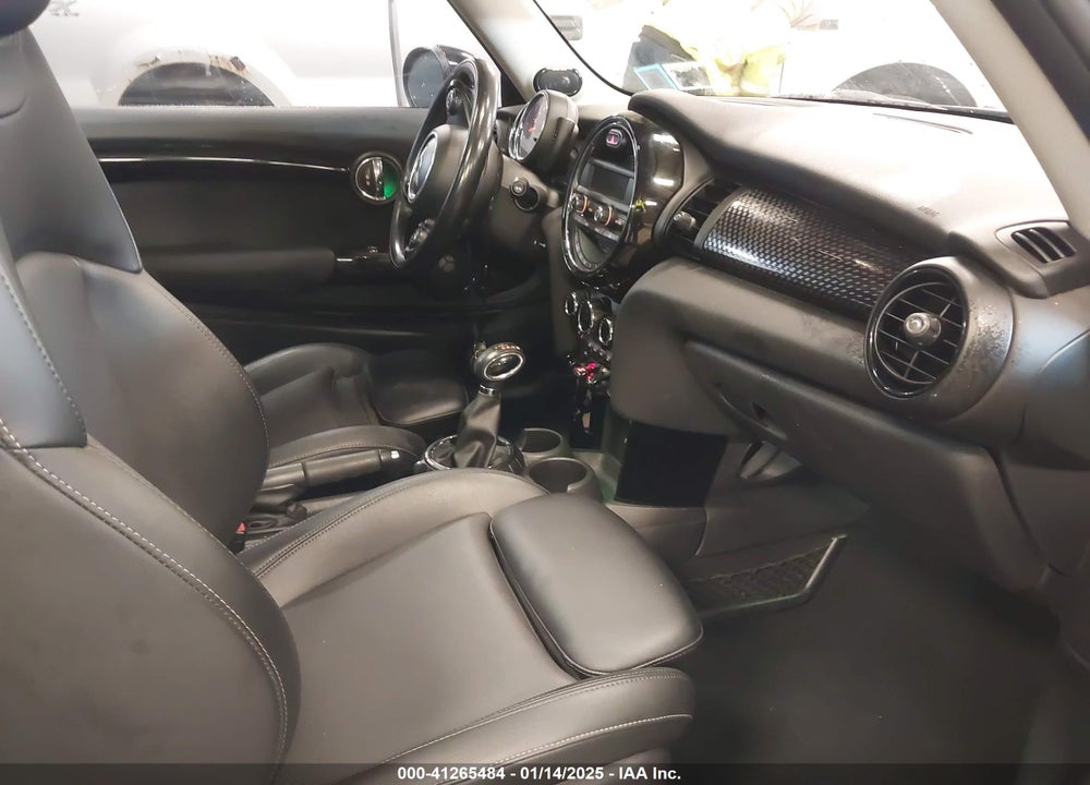 2016 MINI COOPER HARDTOP S VIN: WMWXP7C5XG2A44225