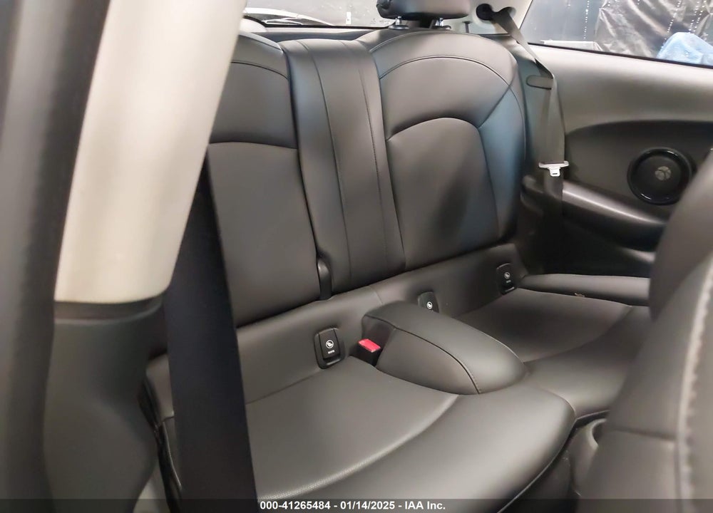 2016 MINI COOPER HARDTOP S VIN: WMWXP7C5XG2A44225