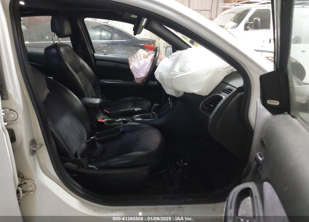 2012 CHRYSLER 200 VIN: 1C3CCBHG1CN162040