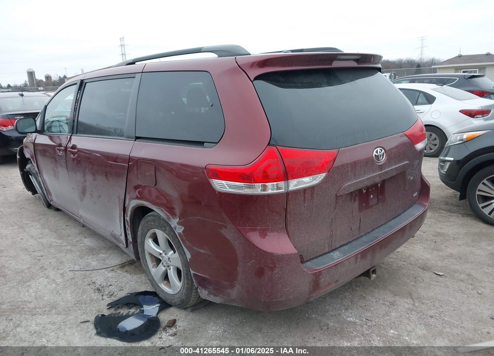 2013 TOYOTA SIENNA LE V6 8 PASSENGER VIN: 5TDKK3DC7DS351273