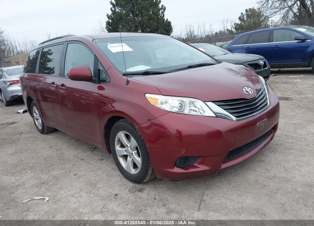 2013 TOYOTA SIENNA LE V6 8 PASSENGER VIN: 5TDKK3DC7DS351273