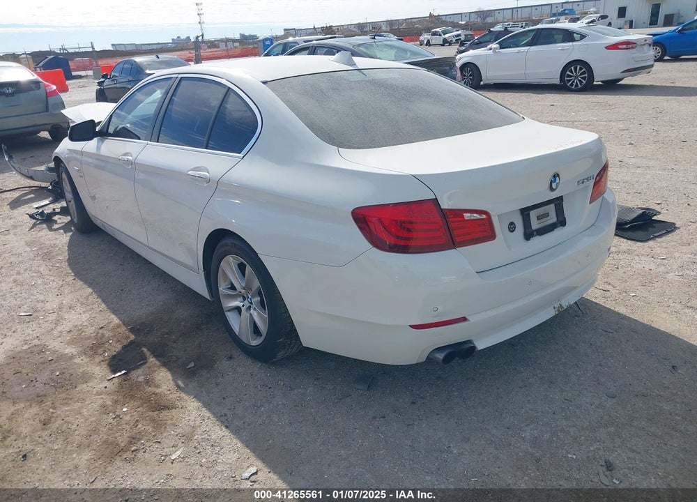 2012 BMW 528 VIN: WBAXH5C51CDW11189