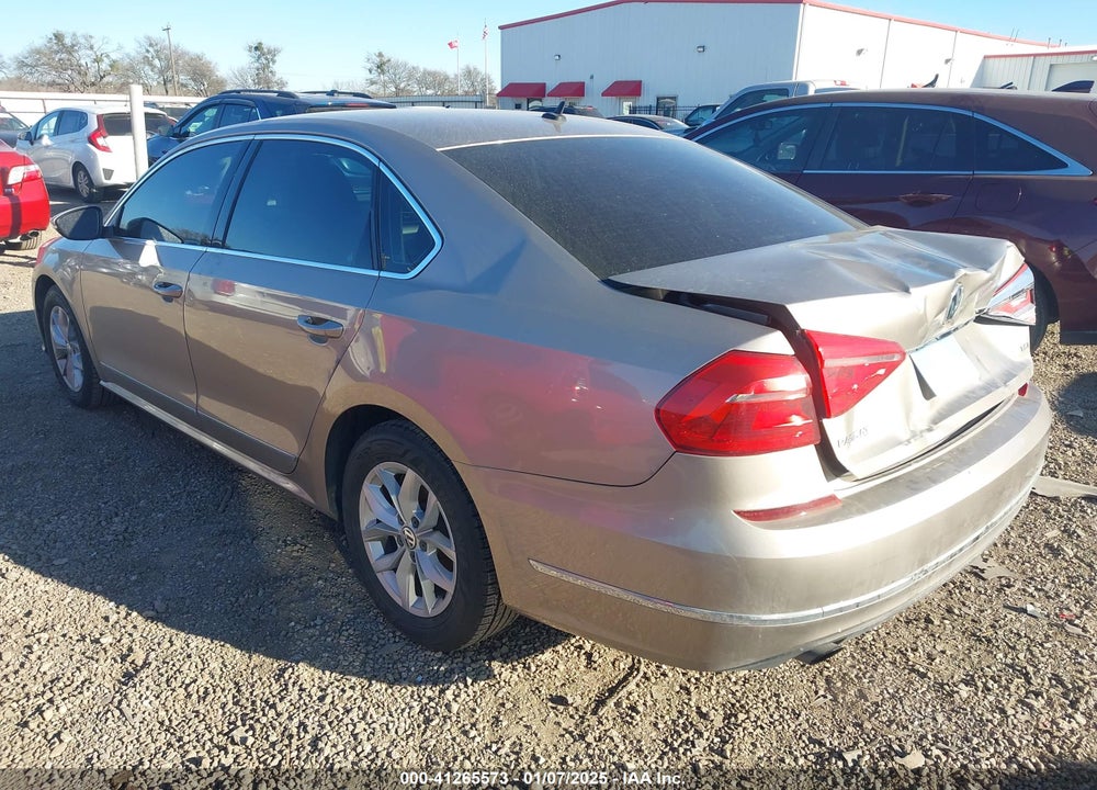2016 VOLKSWAGEN PASSAT VIN: 1VWAT7A30GC012572