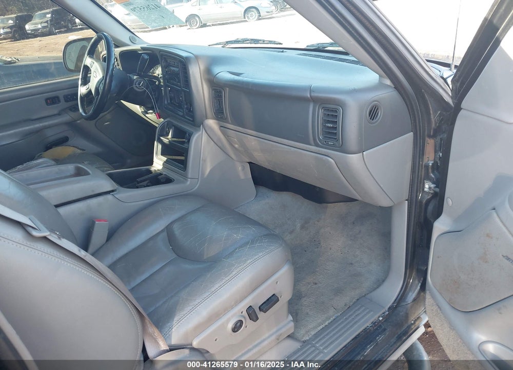 2005 CHEVROLET TAHOE Z71 VIN: 1GNEK13T25R267212