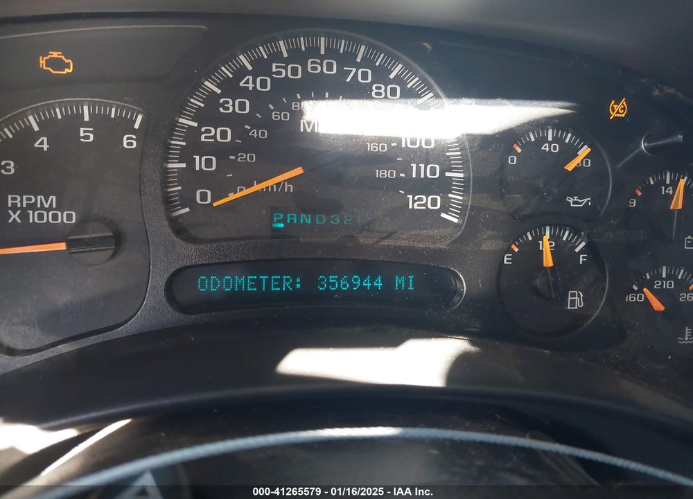 2005 CHEVROLET TAHOE Z71 VIN: 1GNEK13T25R267212