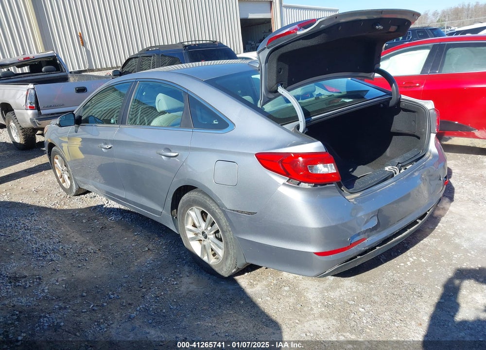 2015 HYUNDAI SONATA VIN: 5NPE24AF9FH187633