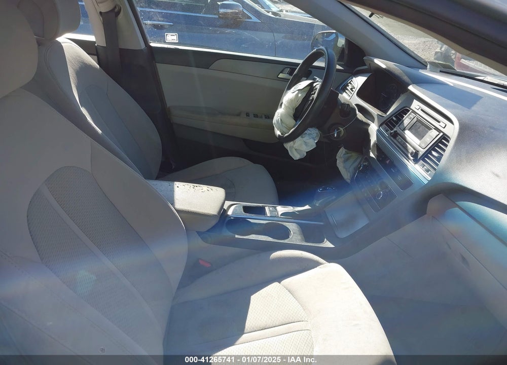 2015 HYUNDAI SONATA VIN: 5NPE24AF9FH187633