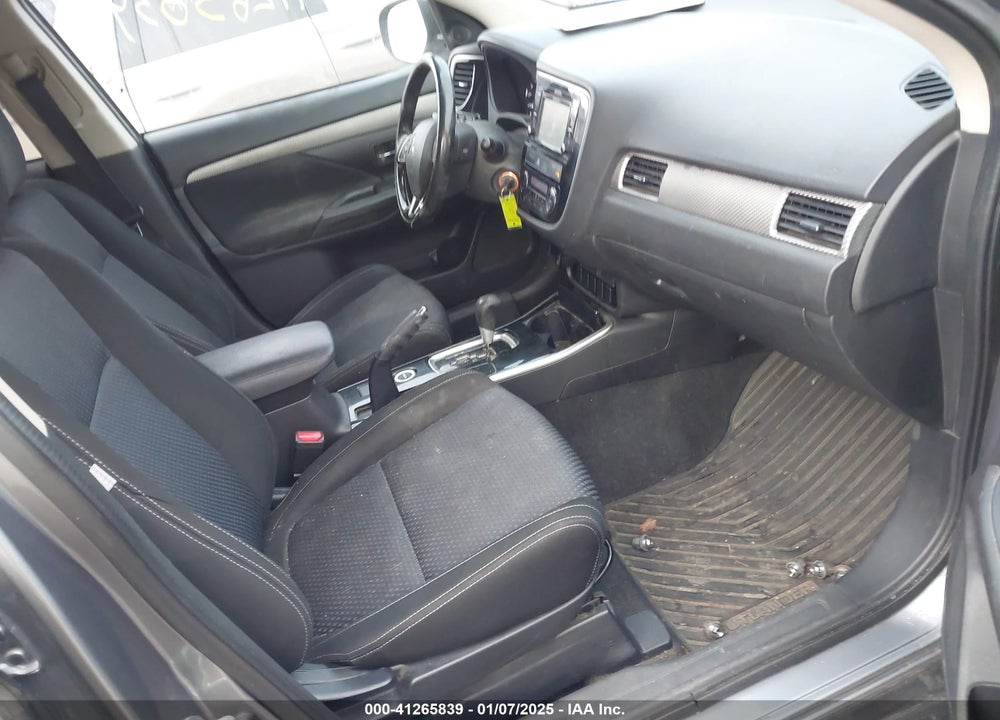 2017 MITSUBISHI OUTLANDER ES VIN: JA4AZ2A39HZ035071