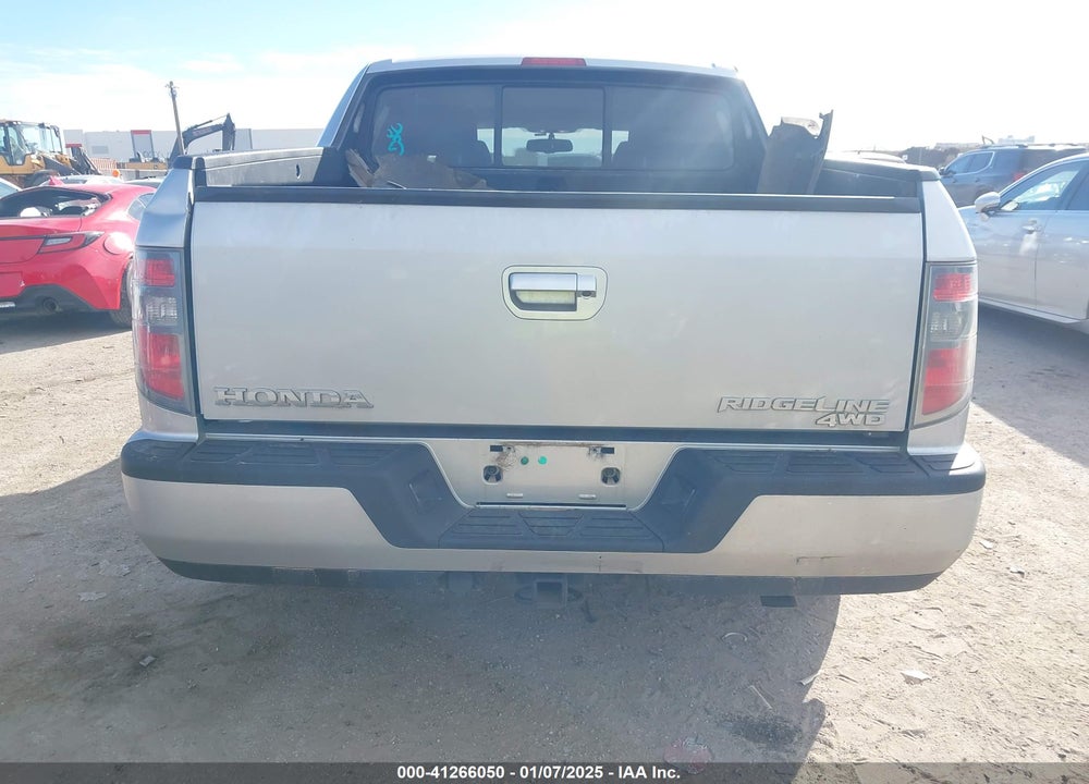 2014 HONDA RIDGELINE VIN: 5FPYK1F5XEB008421