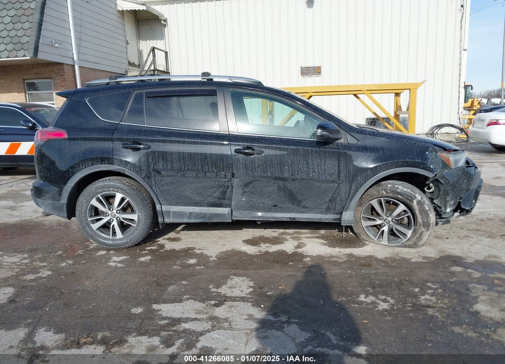 2016 TOYOTA RAV4 XLE VIN: 2T3WFREV7GW255784