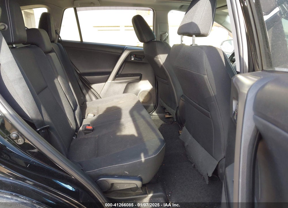 2016 TOYOTA RAV4 XLE VIN: 2T3WFREV7GW255784