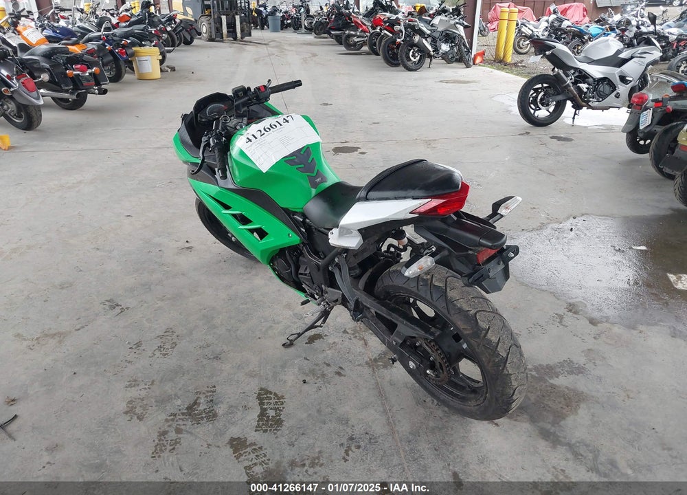 2017 KAWASAKI EX300 B VIN: JKAEX8B18HDA38275
