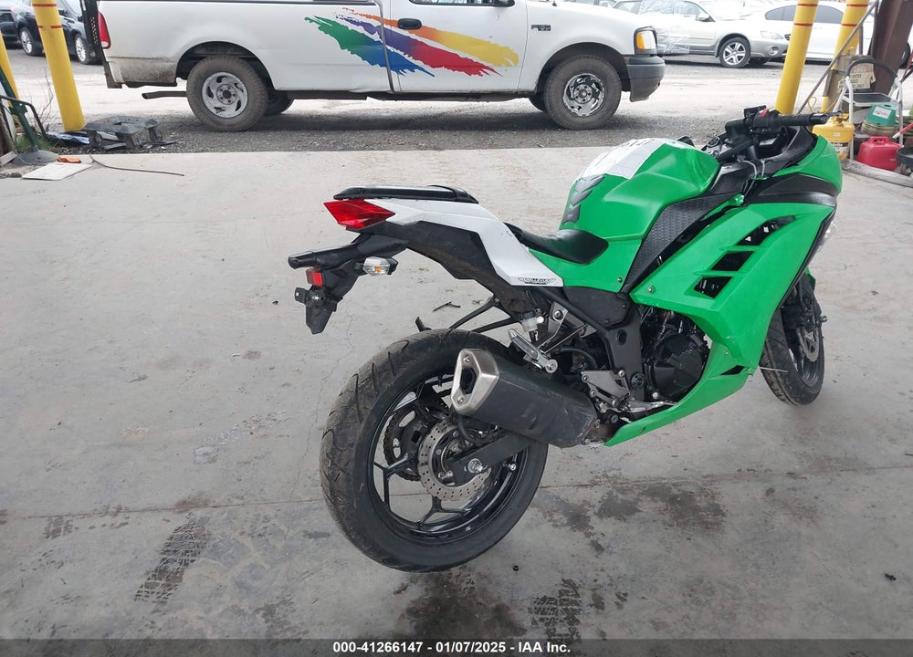 2017 KAWASAKI EX300 B VIN: JKAEX8B18HDA38275