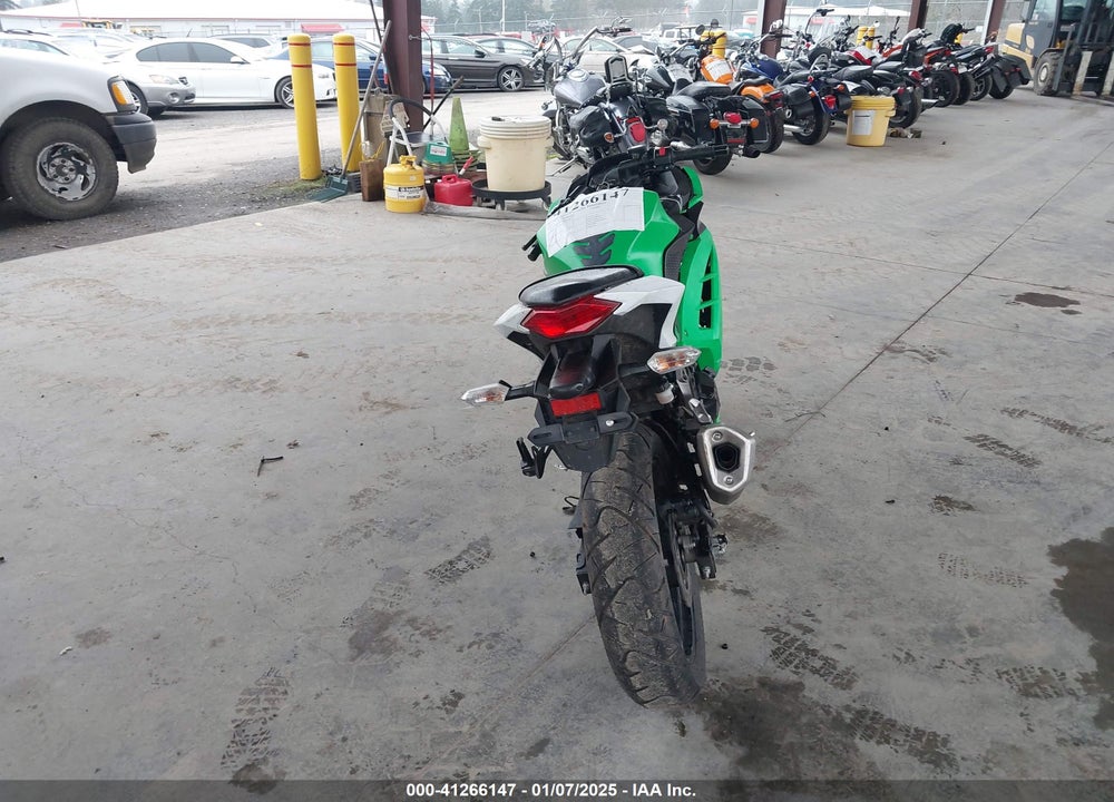 2017 KAWASAKI EX300 B VIN: JKAEX8B18HDA38275