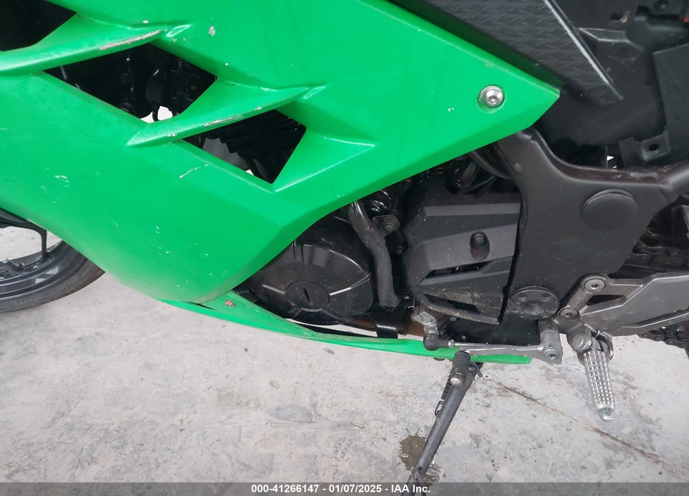 2017 KAWASAKI EX300 B VIN: JKAEX8B18HDA38275