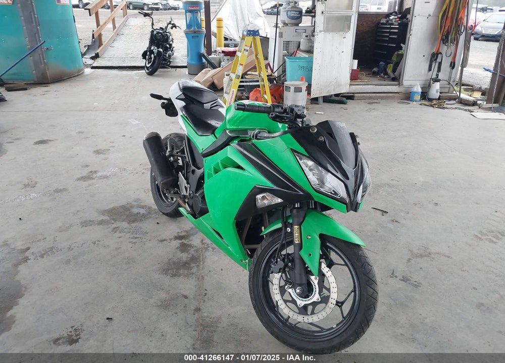 2017 KAWASAKI EX300 B VIN: JKAEX8B18HDA38275