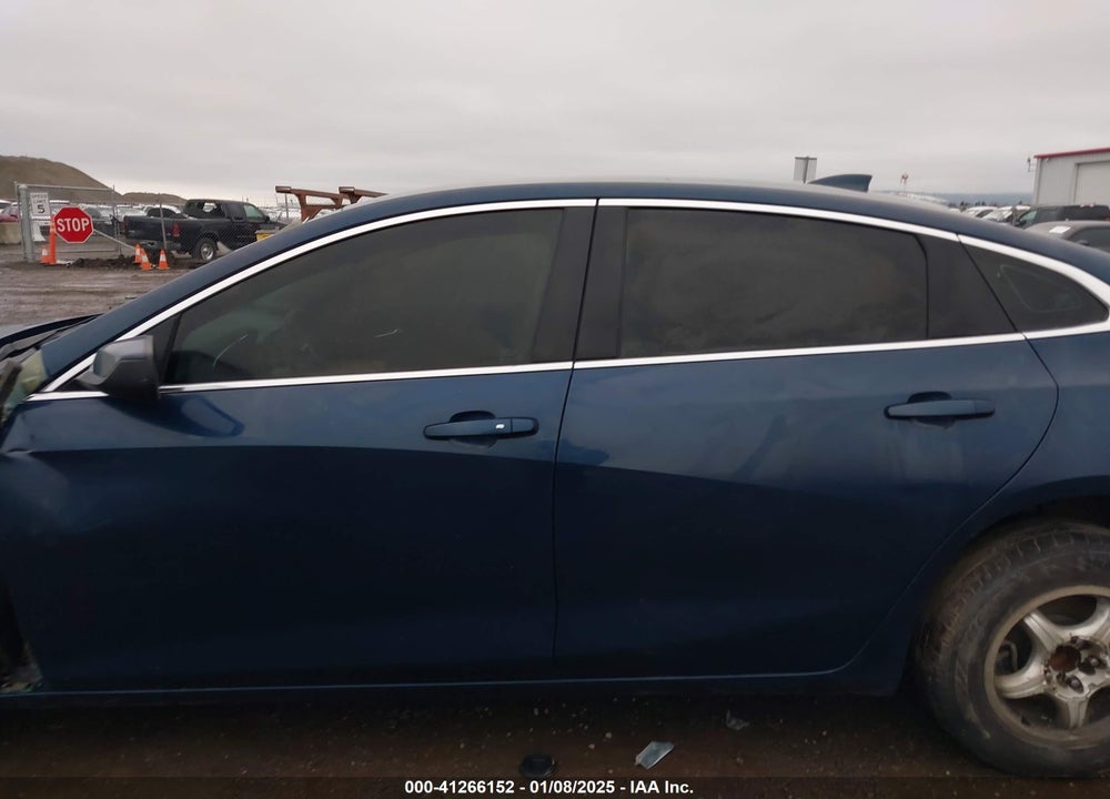 2019 CHEVROLET MALIBU LT VIN: 1G1ZD5STXKF107422