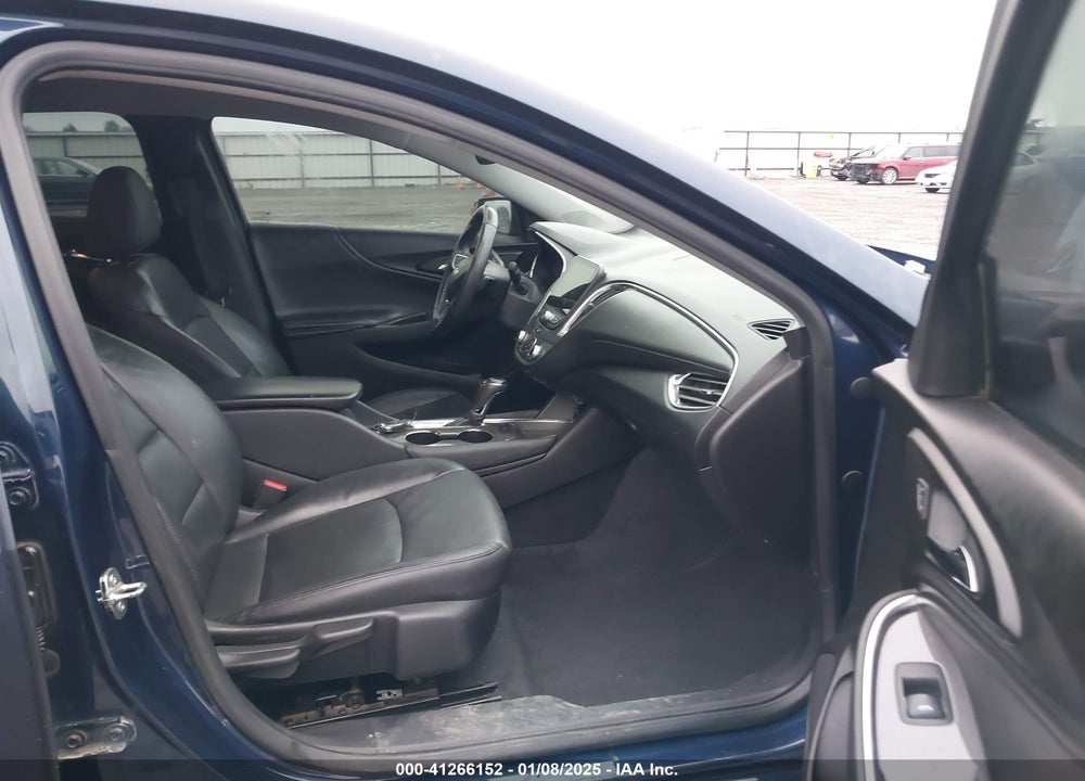 2019 CHEVROLET MALIBU LT VIN: 1G1ZD5STXKF107422