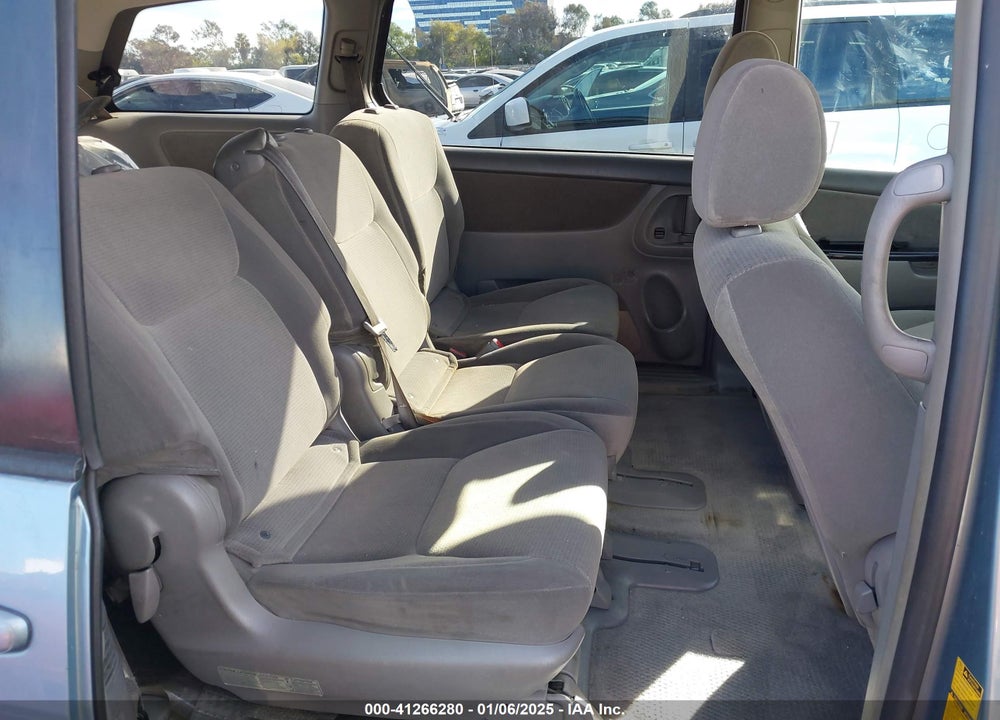 2005 TOYOTA SIENNA LE VIN: 5TDZA23C85S273374