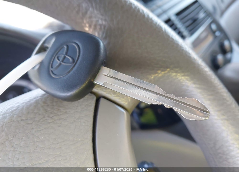 2005 TOYOTA SIENNA LE VIN: 5TDZA23C85S273374