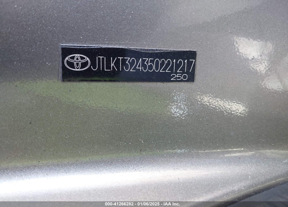 2005 SCION XB VIN: JTLKT324350221217