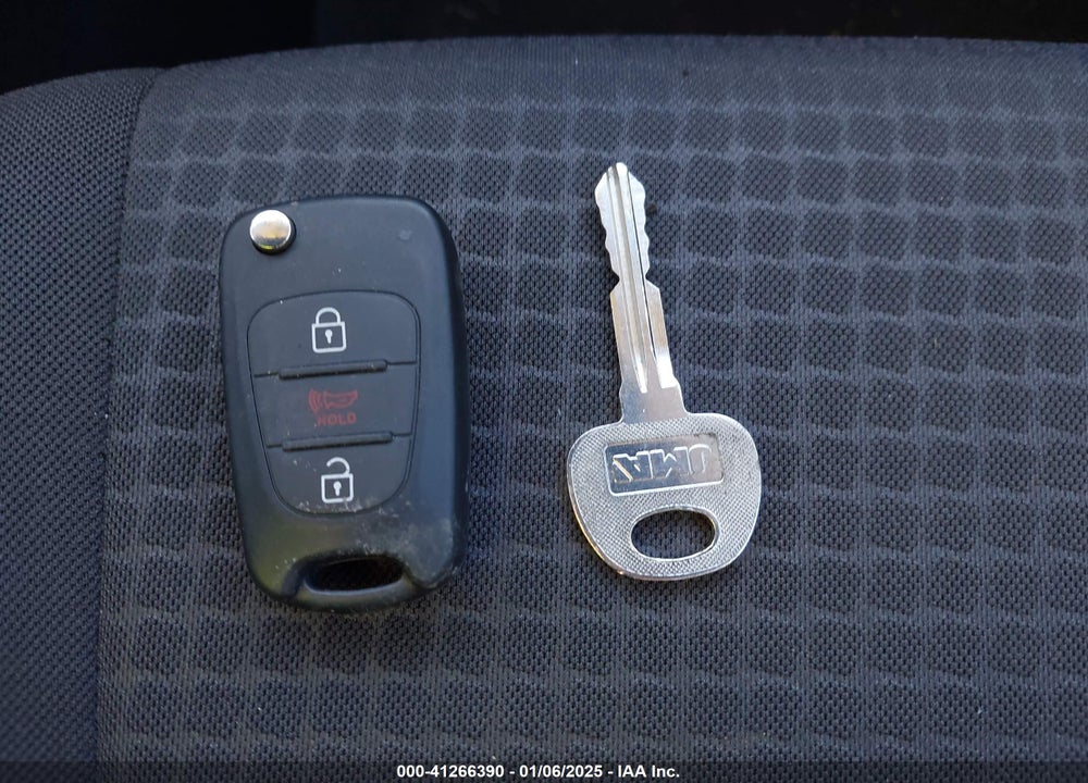 2012 KIA SOUL VIN: KNDJT2A5XC7741057