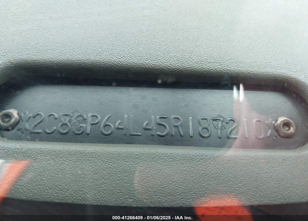 2005 CHRYSLER TOWN & COUNTRY LIMITED VIN: 2C8GP64L45R187210