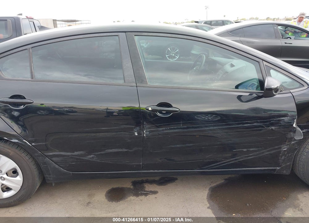 2015 KIA FORTE LX VIN: KNAFK4A61F5425007