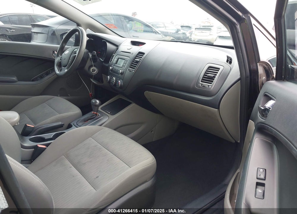 2015 KIA FORTE LX VIN: KNAFK4A61F5425007