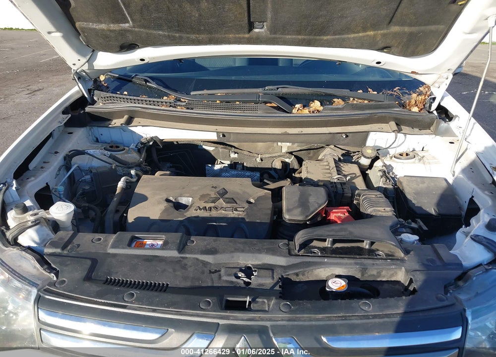 2014 MITSUBISHI OUTLANDER SE VIN: JA4AZ3A38EZ015427