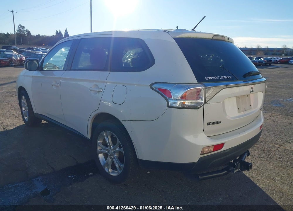 2014 MITSUBISHI OUTLANDER SE VIN: JA4AZ3A38EZ015427