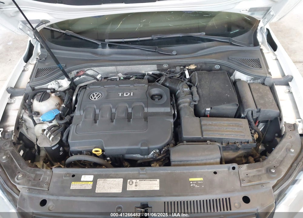 2015 VOLKSWAGEN PASSAT 2.0L TDI SE VIN: 1VWBV7A34FC068351