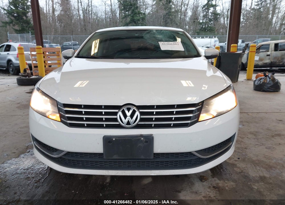2015 VOLKSWAGEN PASSAT 2.0L TDI SE VIN: 1VWBV7A34FC068351