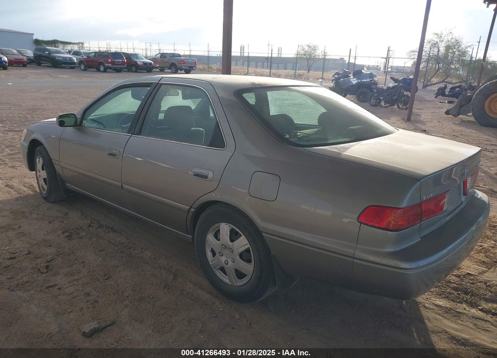 2000 TOYOTA CAMRY LE VIN: JT2BG22KXY0471432