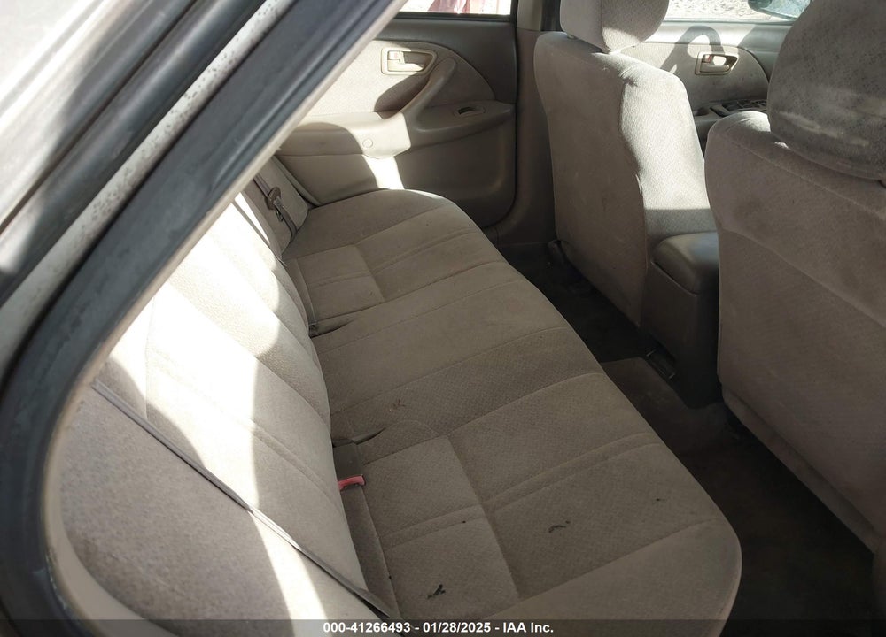 2000 TOYOTA CAMRY LE VIN: JT2BG22KXY0471432