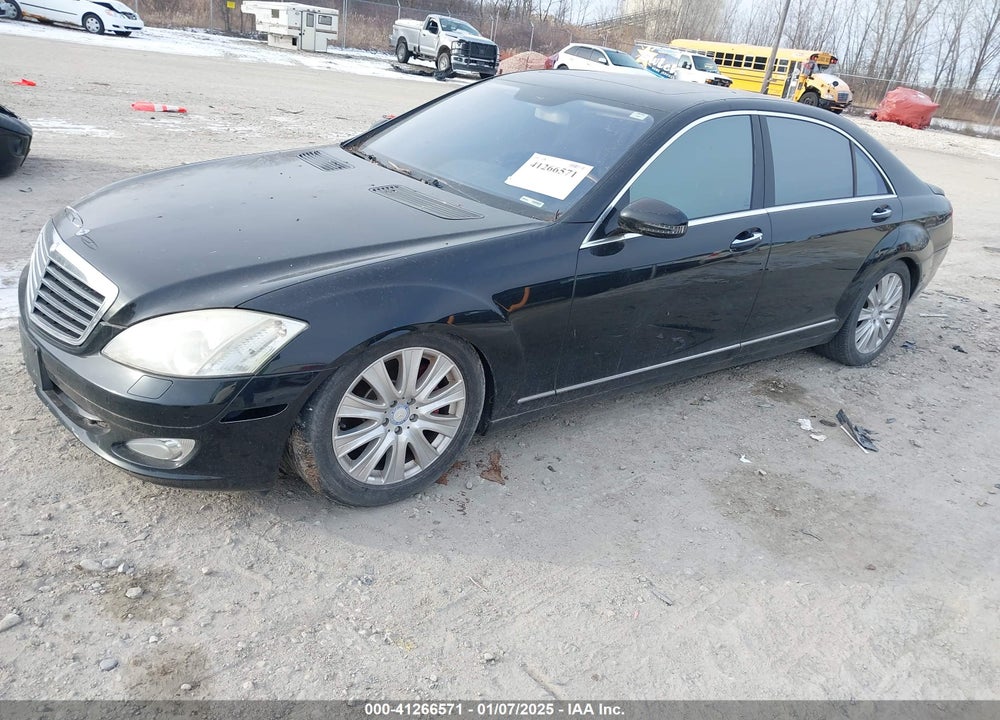 2007 MERCEDES-BENZ S 550 VIN: WDDNG86X07A136689