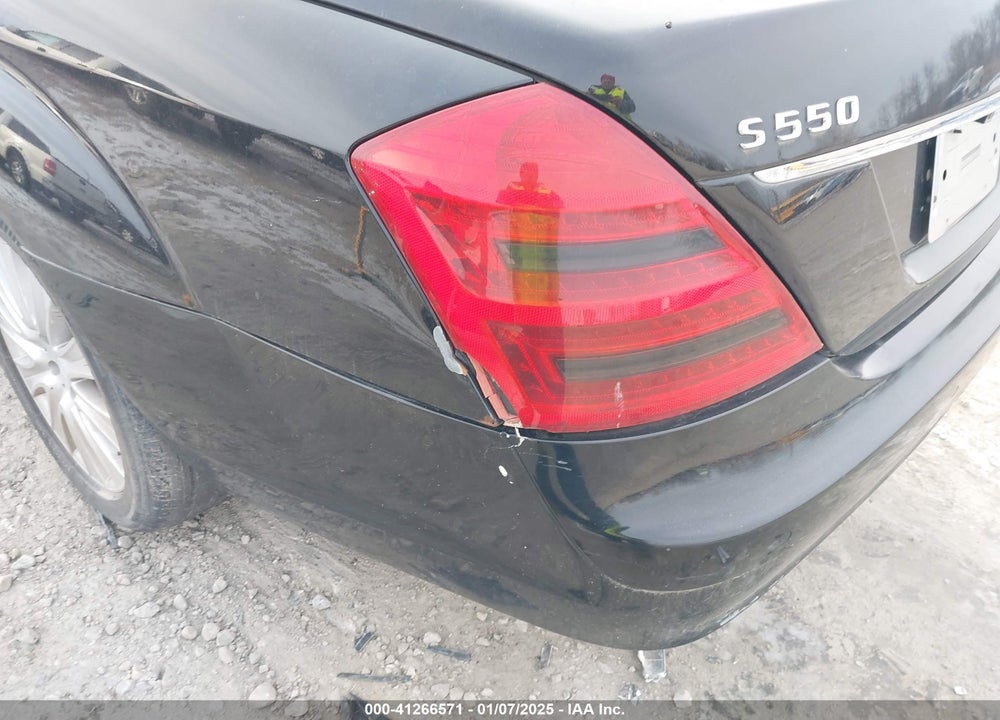 2007 MERCEDES-BENZ S 550 VIN: WDDNG86X07A136689