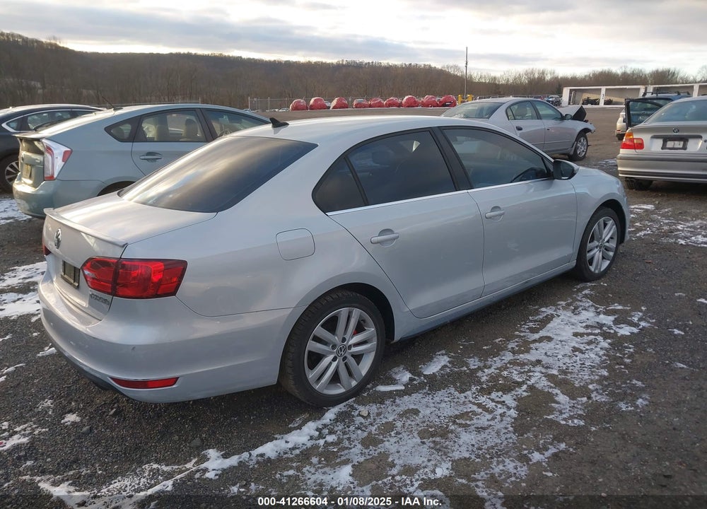 2012 VOLKSWAGEN JETTA GLI VIN: 3VW567AJ2CM085961