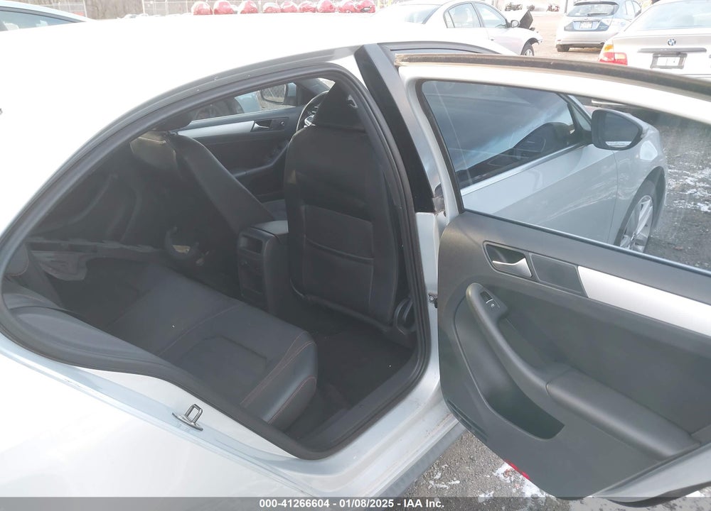 2012 VOLKSWAGEN JETTA GLI VIN: 3VW567AJ2CM085961