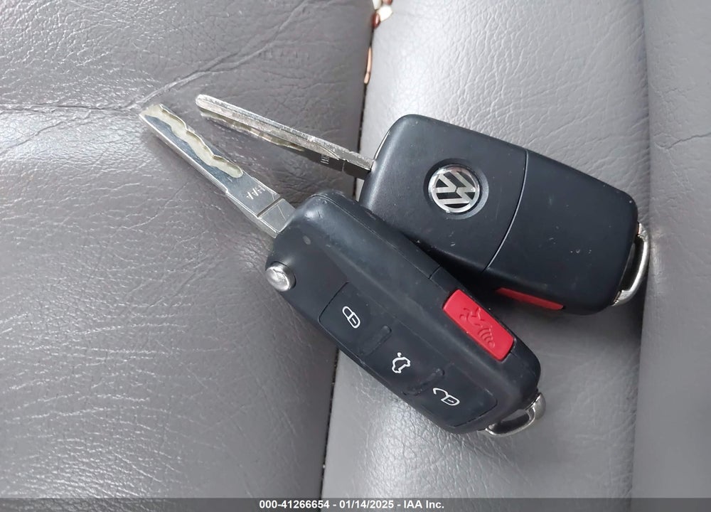 2013 VOLKSWAGEN GOLF 2.0L TDI 4-DOOR VIN: WVWNM7AJ0DW061426